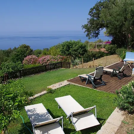 Nefer Bed & Breakfast *