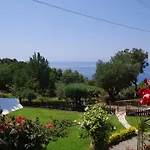 Nefer Bed & Breakfast 3*