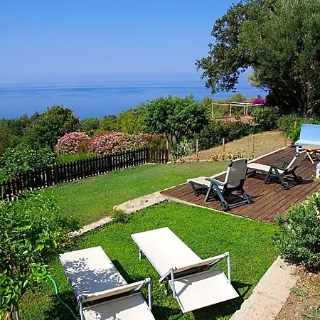 Nefer Bed & Breakfast 3*