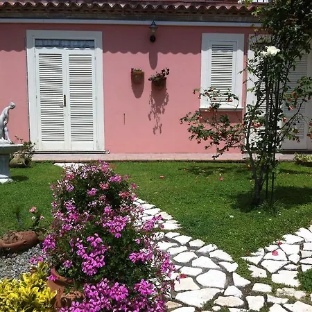 Nefer Bed & Breakfast *