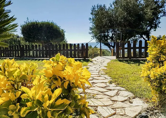 纳菲尔住宿加早餐酒店 住宿加早餐酒店 马拉泰亚